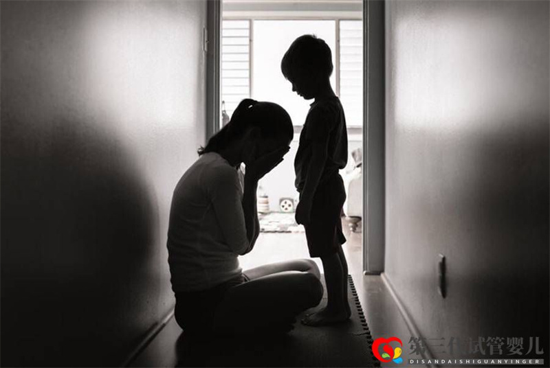 因鼓勵(lì)孩子自主選擇性別認(rèn)同，美國母親被判入獄(圖1)