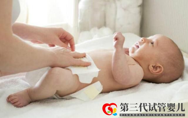 7個月的寶寶不會翻身，不會伸手抓東西，正常嗎？來聽專家怎么說(圖2)