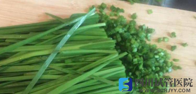 平時常見的韭菜雞蛋，一起搭配不僅美味，還可以保護子宮與卵巢(圖1)